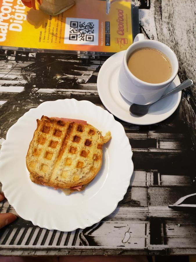 Antonieta Hostel E Bistro ベレン エクステリア 写真