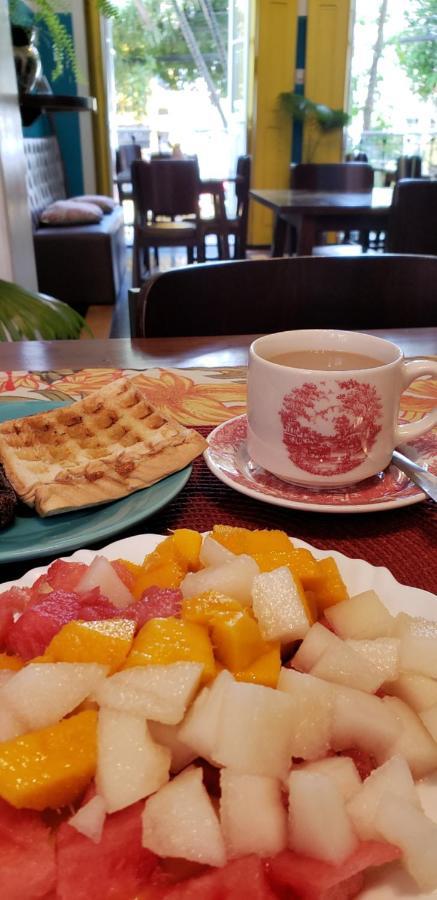 Antonieta Hostel E Bistro ベレン エクステリア 写真