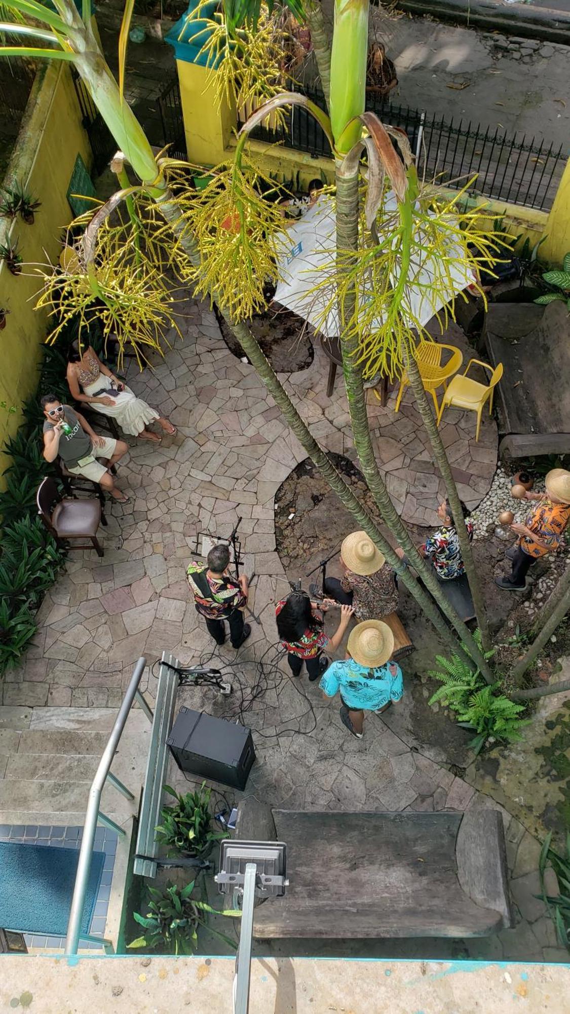 Antonieta Hostel E Bistro ベレン エクステリア 写真